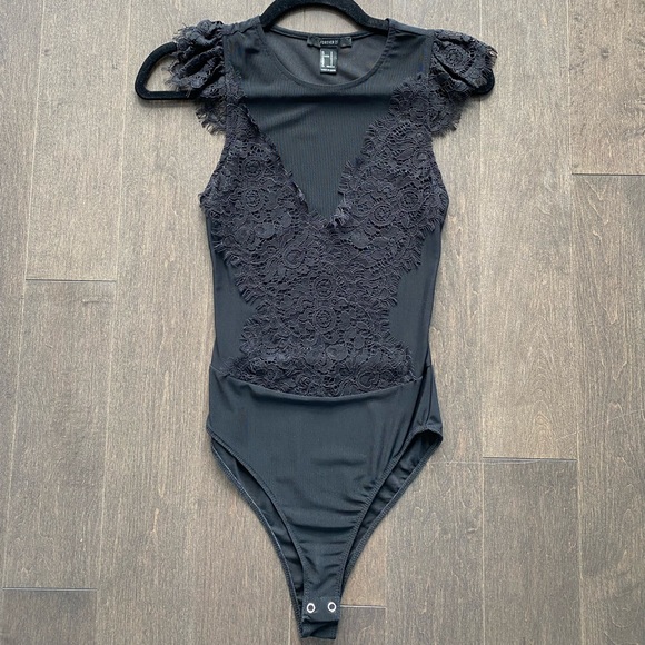 NWOT Forever 21 lace bodysuit - Picture 1 of 4